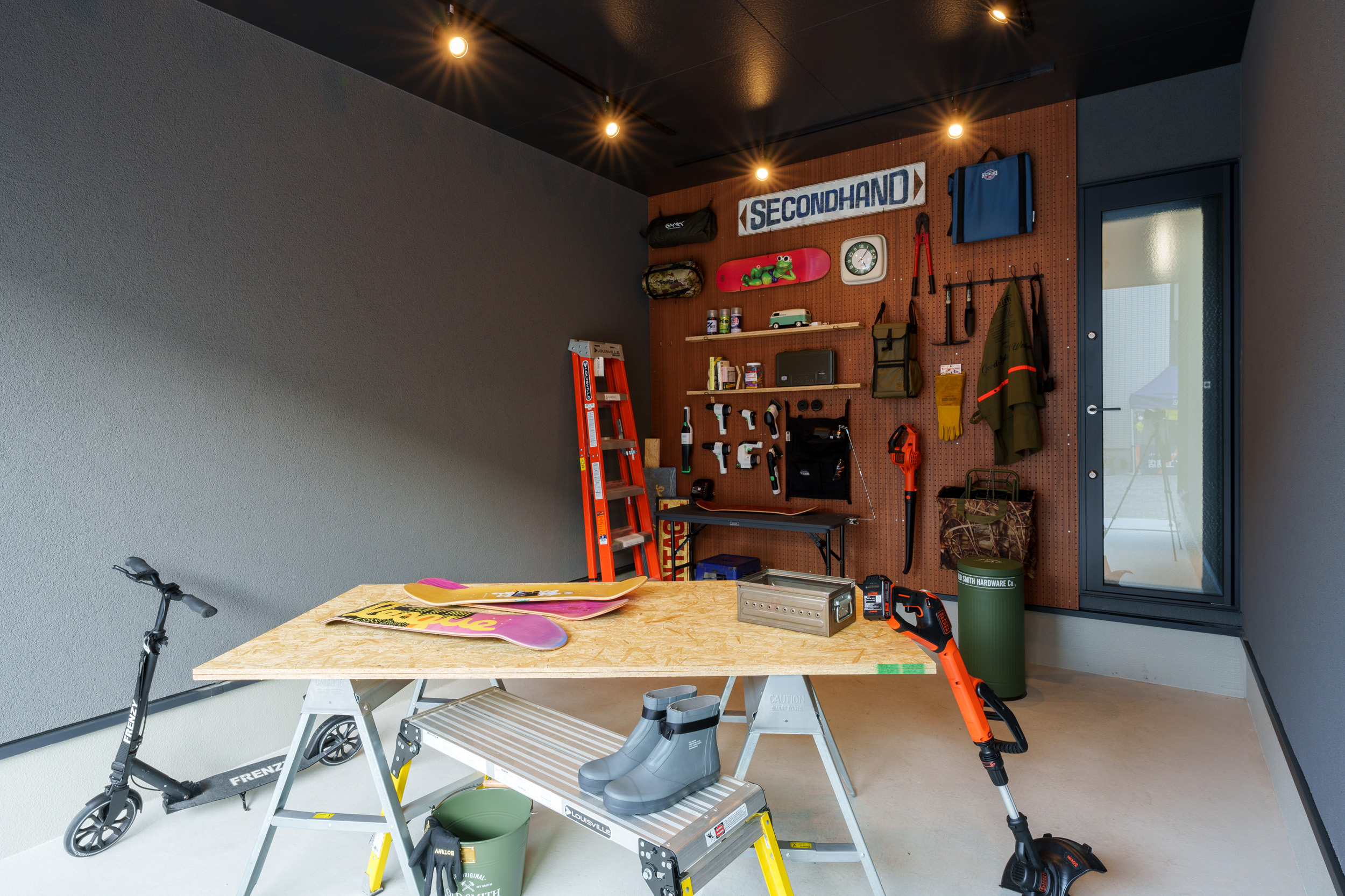 GARAGE 05